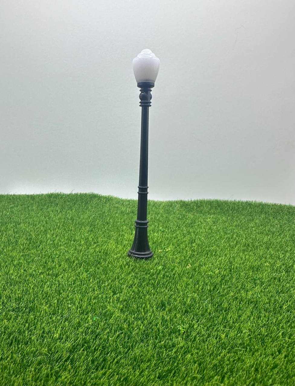 Фонарь в парке для макетов и диорам Lawn Sentinel Pro